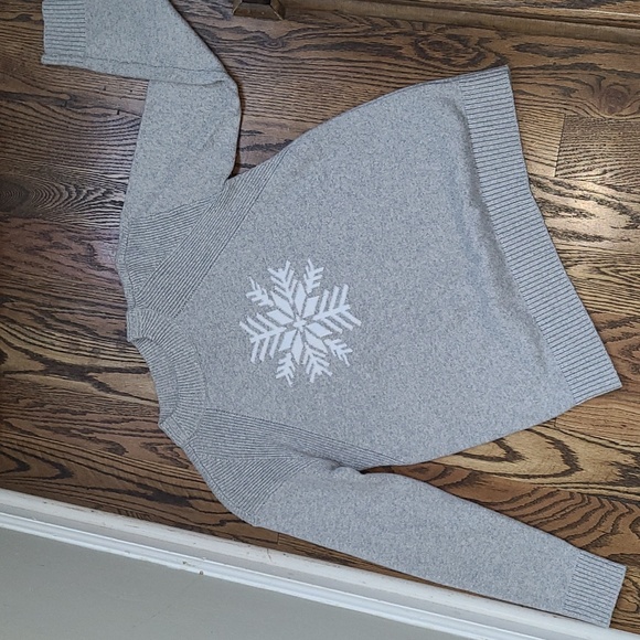 Talbots Sweaters - Talbots crew neck snowflake sweater Size Small